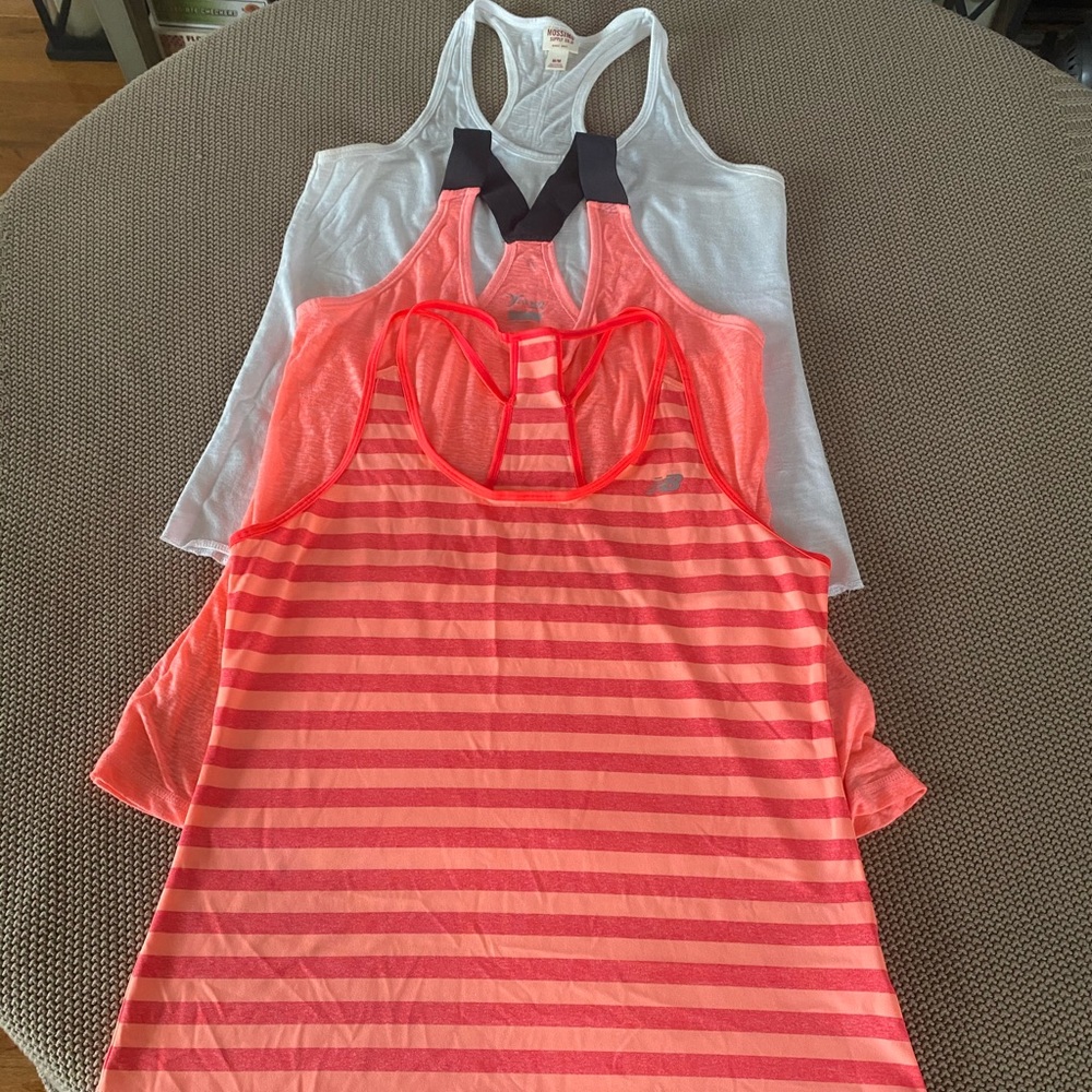 2/$20 sale Target Old Navy New Balance 3 Tanks M/L